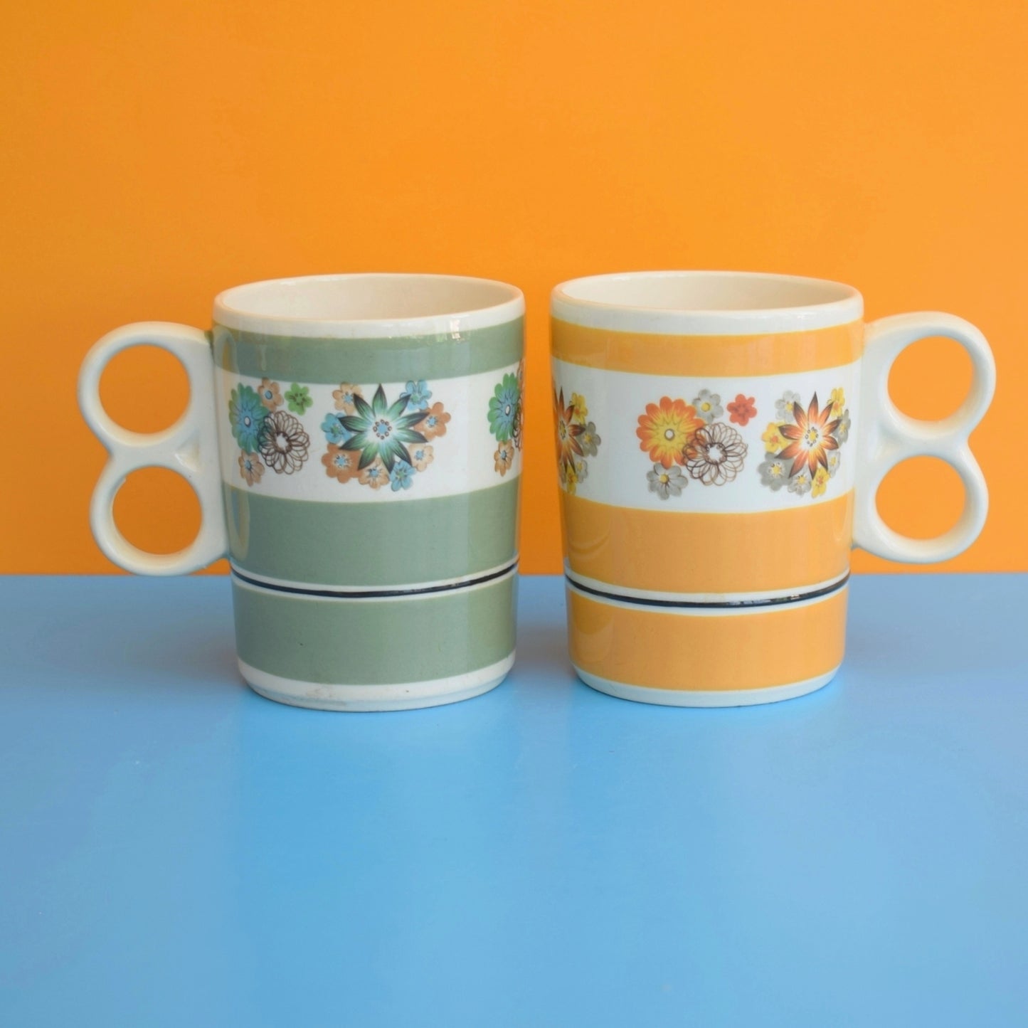 Vintage 1970s Double Finger Mugs - Sadler Flowers - Orange/ Green