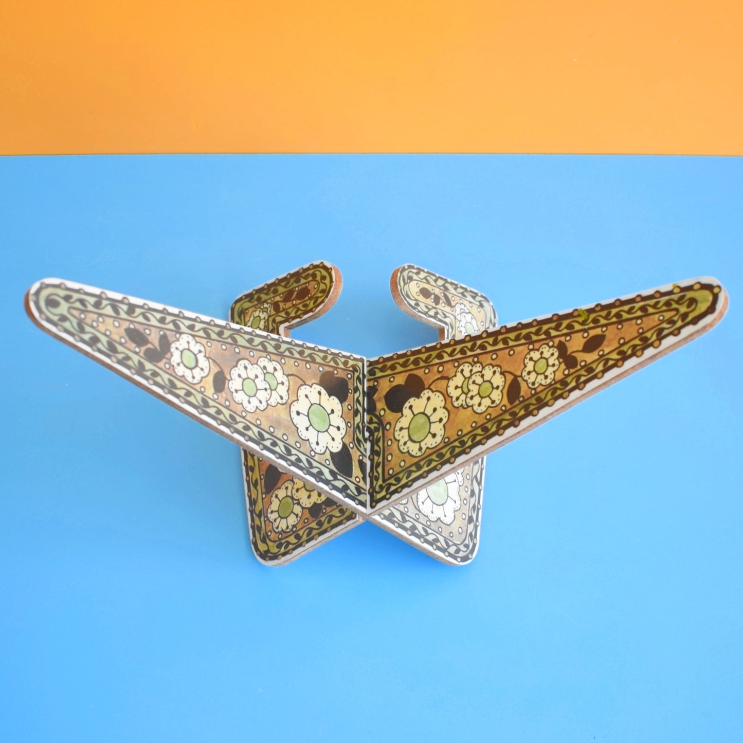 Vintage 1970s Flower Power Book / Ipad holder - Taunton Vale - Brown