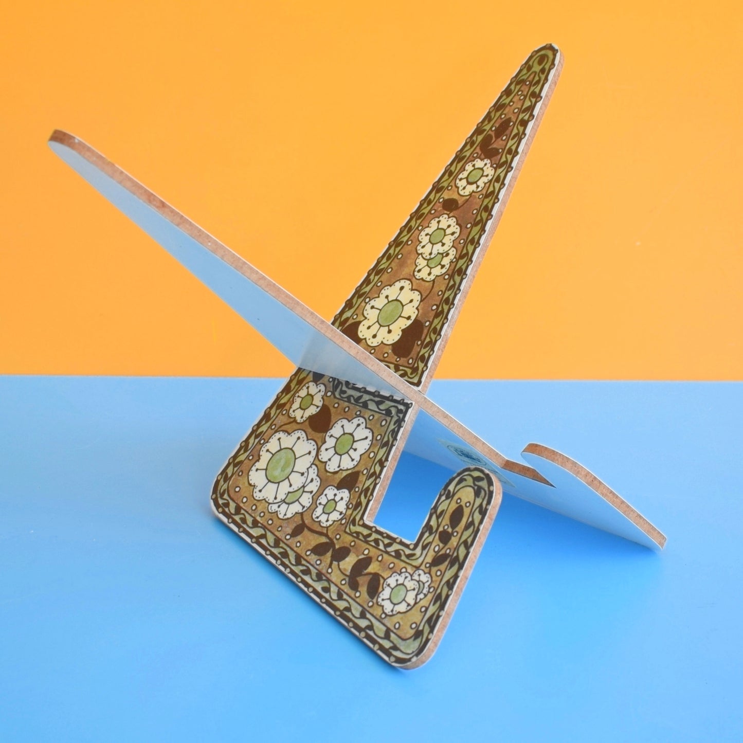 Vintage 1970s Flower Power Book / Ipad holder - Taunton Vale - Brown