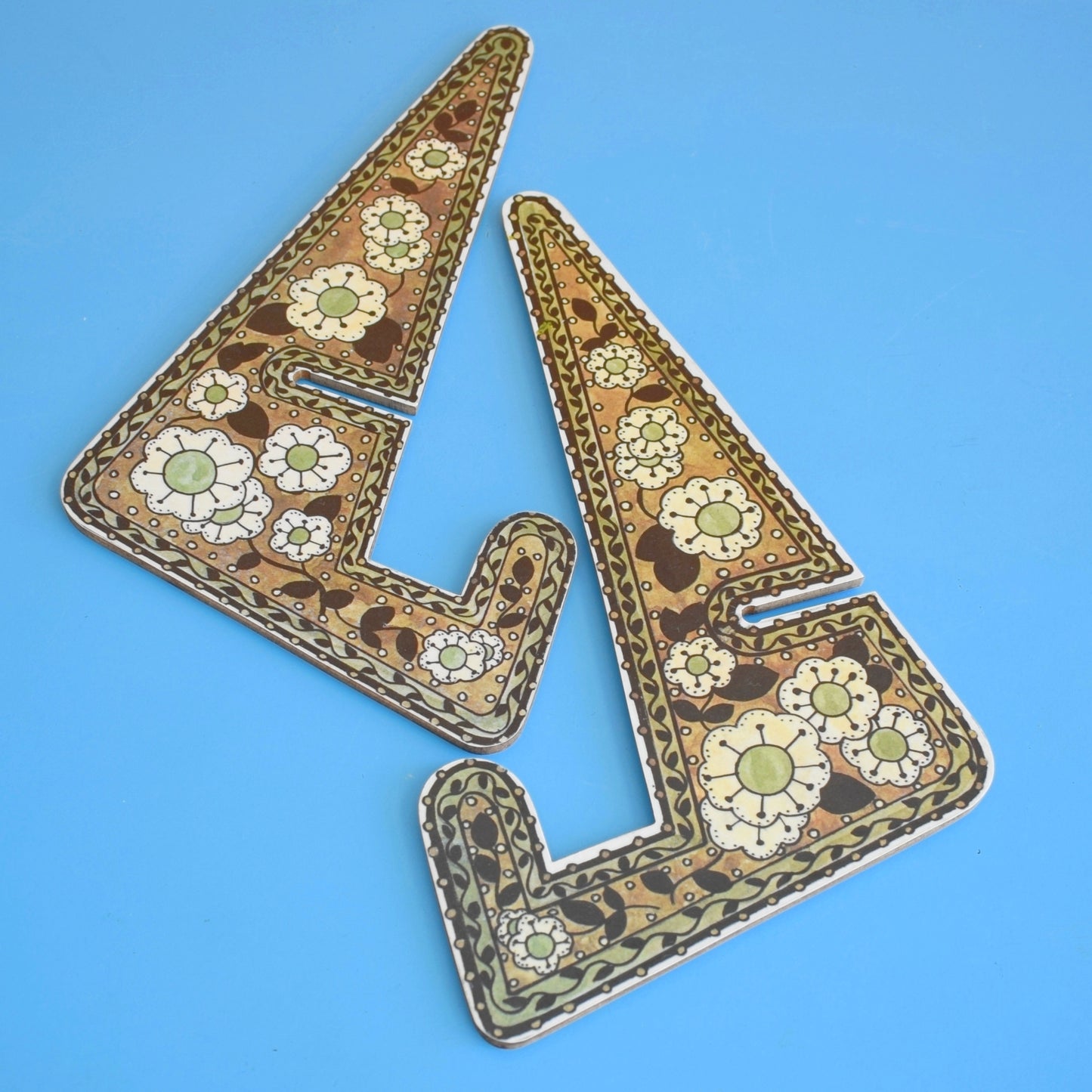 Vintage 1970s Flower Power Book / Ipad holder - Taunton Vale - Brown