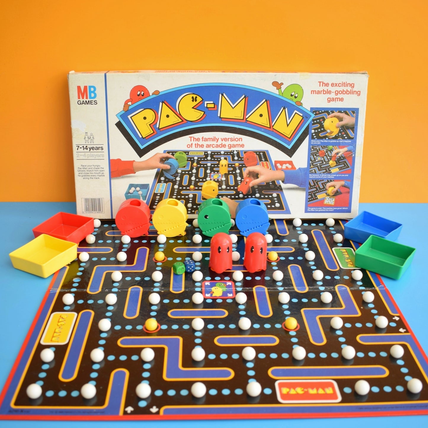 Vintage 1980s Pac Man Game - Great Graphics .