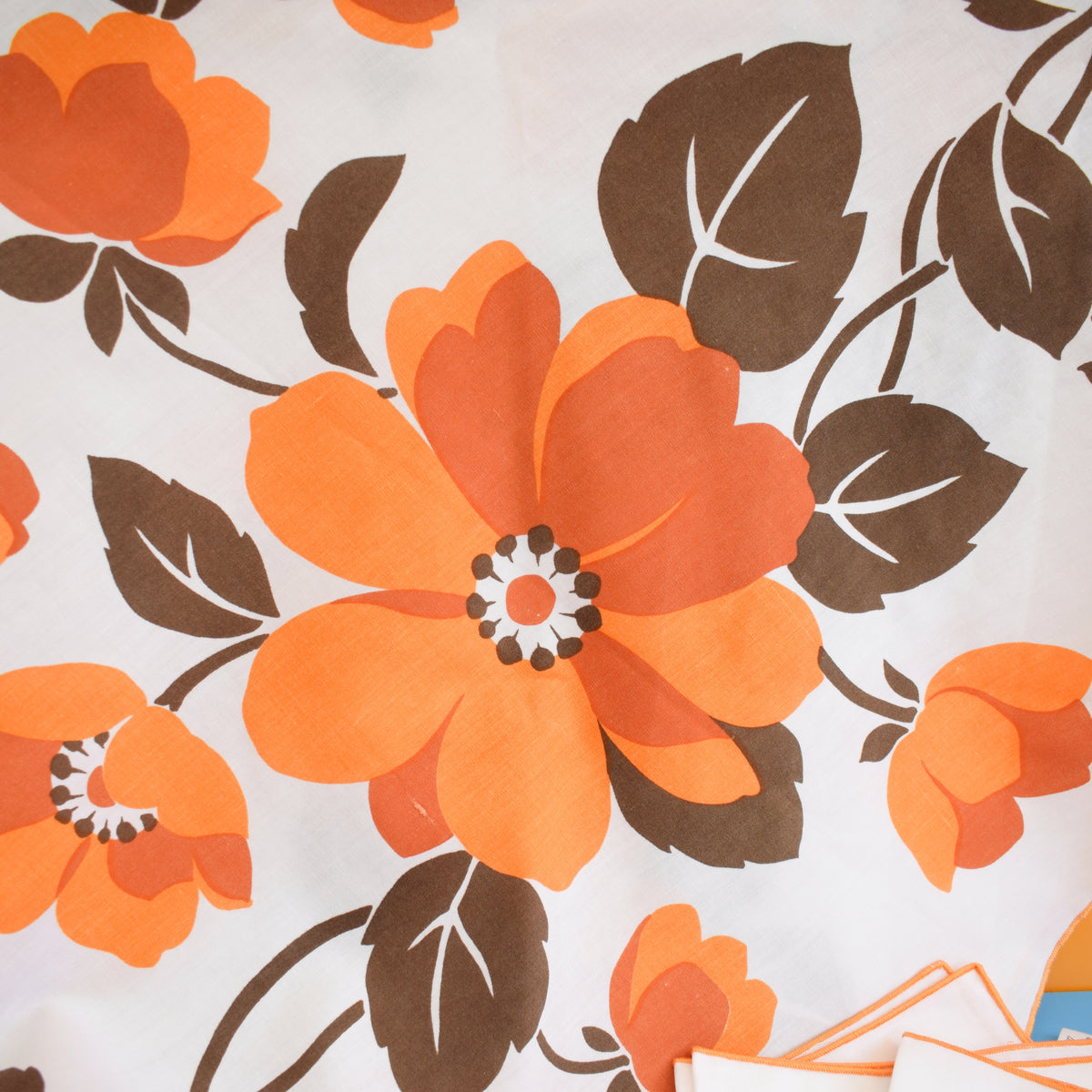 Vintage 1970s Round Tablecloth & Napkin Set - Flower- Orange - M&S by Pineapple Retro