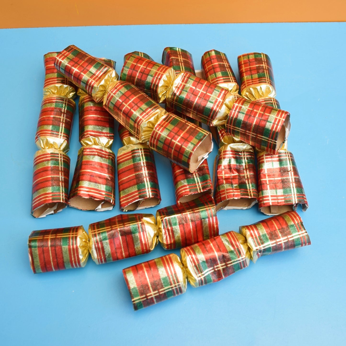 Vintage 1990s Small Christmas Crackers - Red & Green x10 by Pineapple Retro