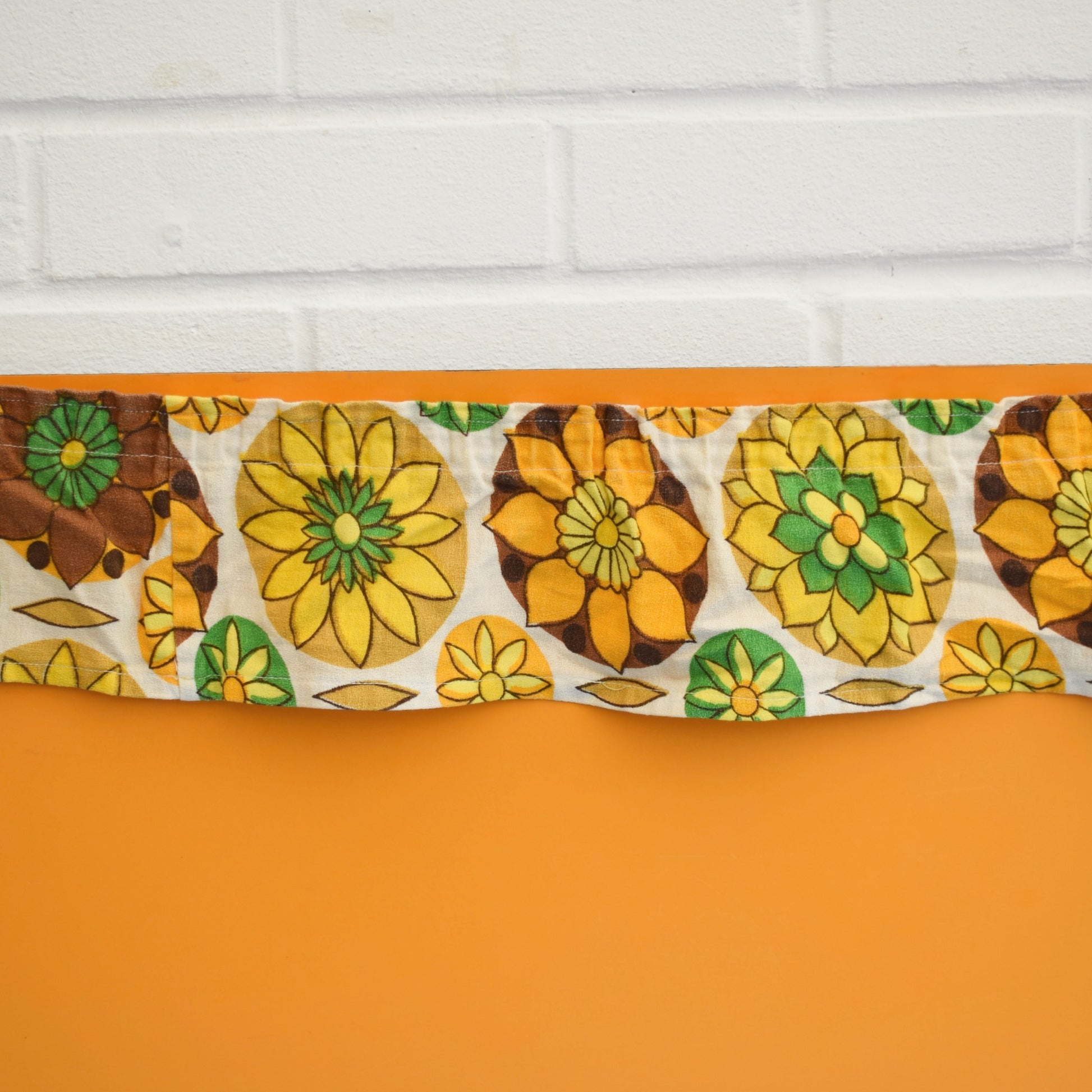 Vintage 1960s Barkcloth Curtains Pelmet - Flower Power by Vintage