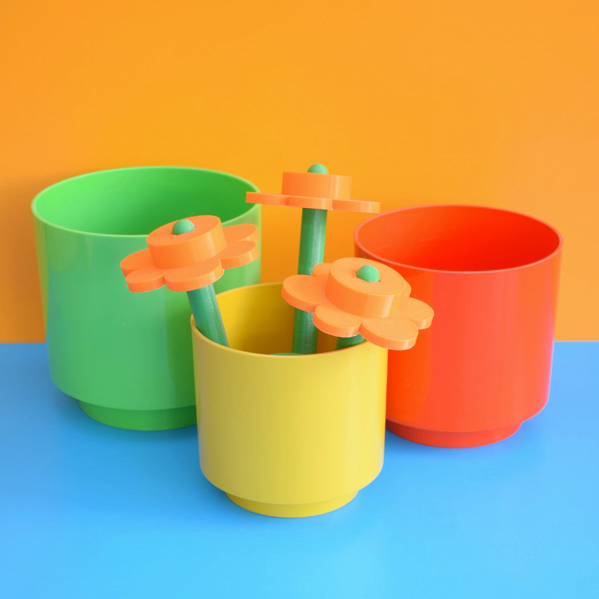 Vintage 1970s Plastic Lawnware Planters USA - Set Of 3 by Vintage