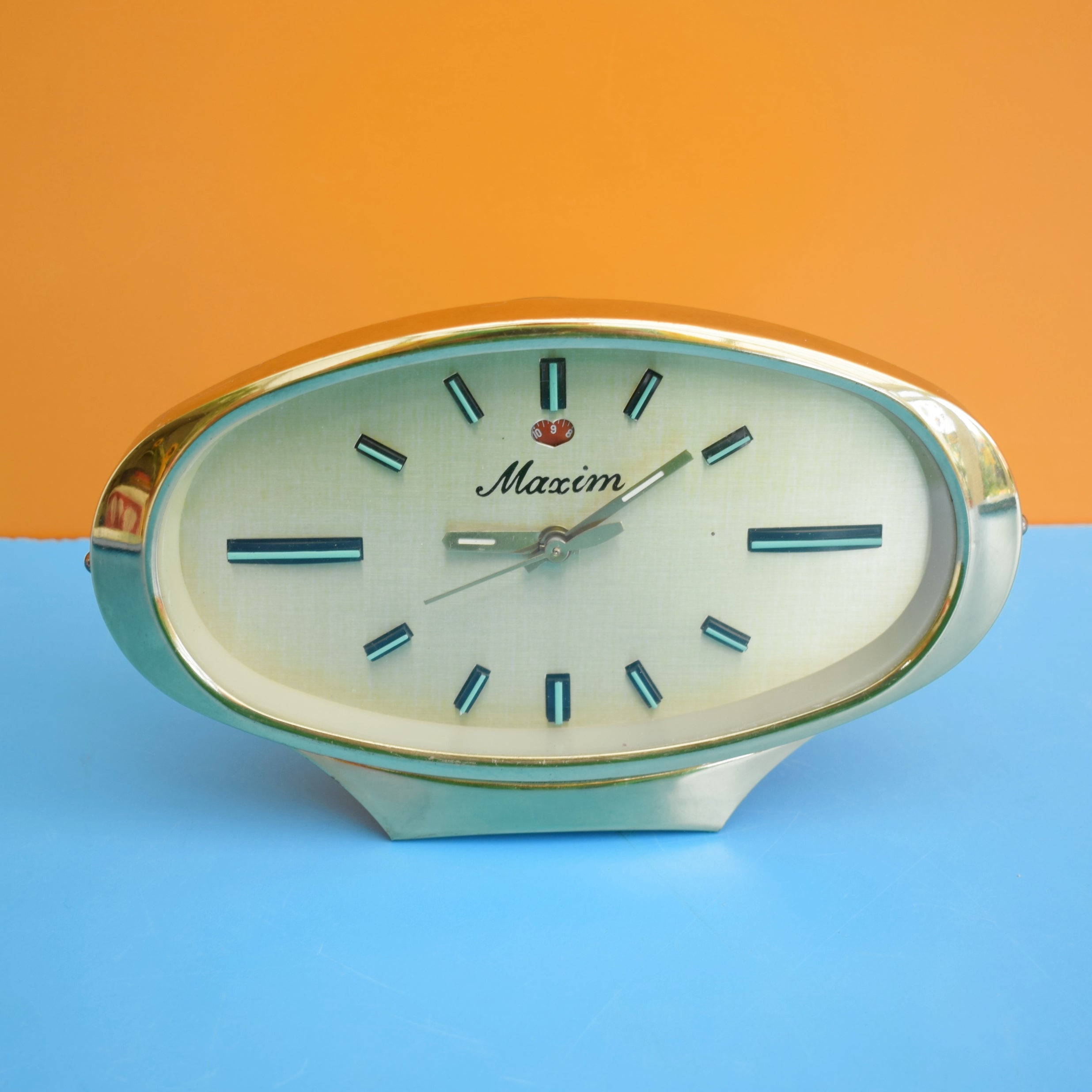 Vintage 1960s Maxim Alarm Clock - Golden – Pineapple Retro