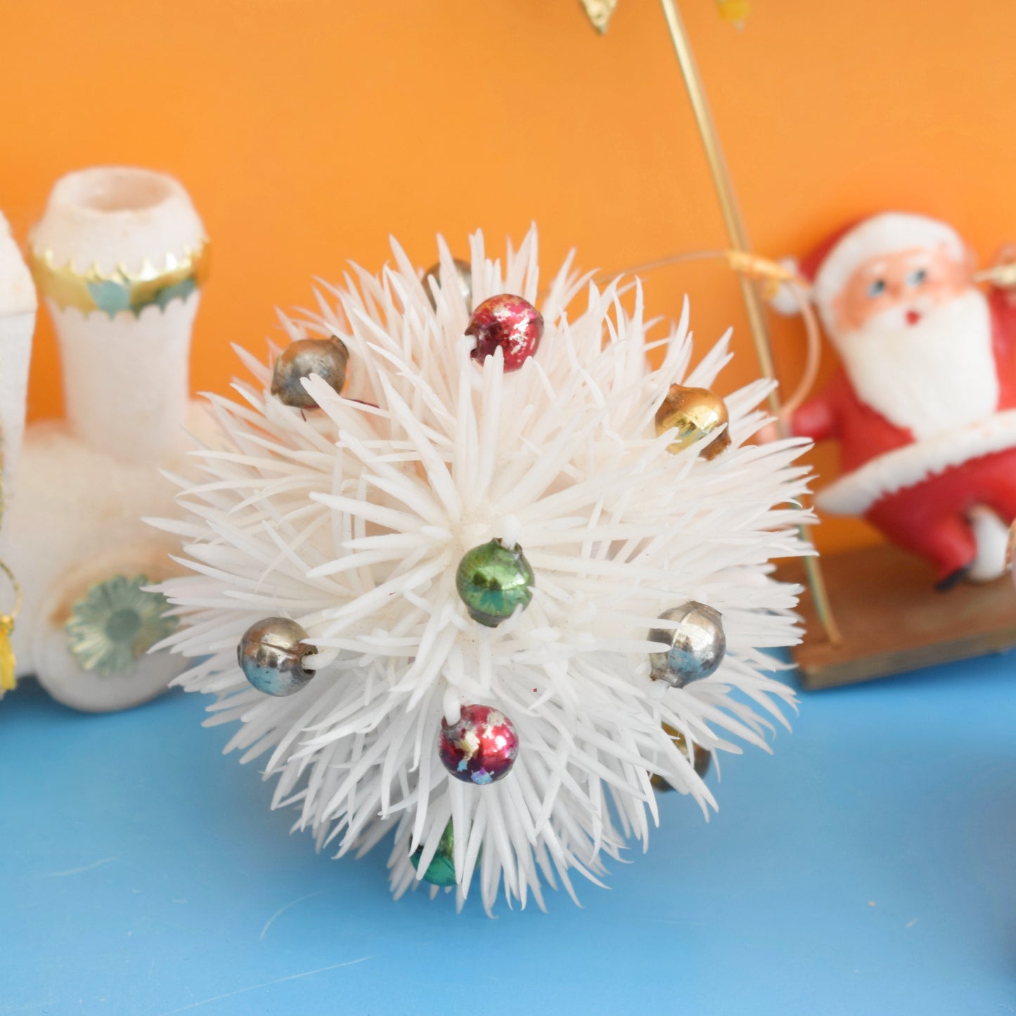 Vintage 1960s Kitsch Christmas Santa/ Persil Ball