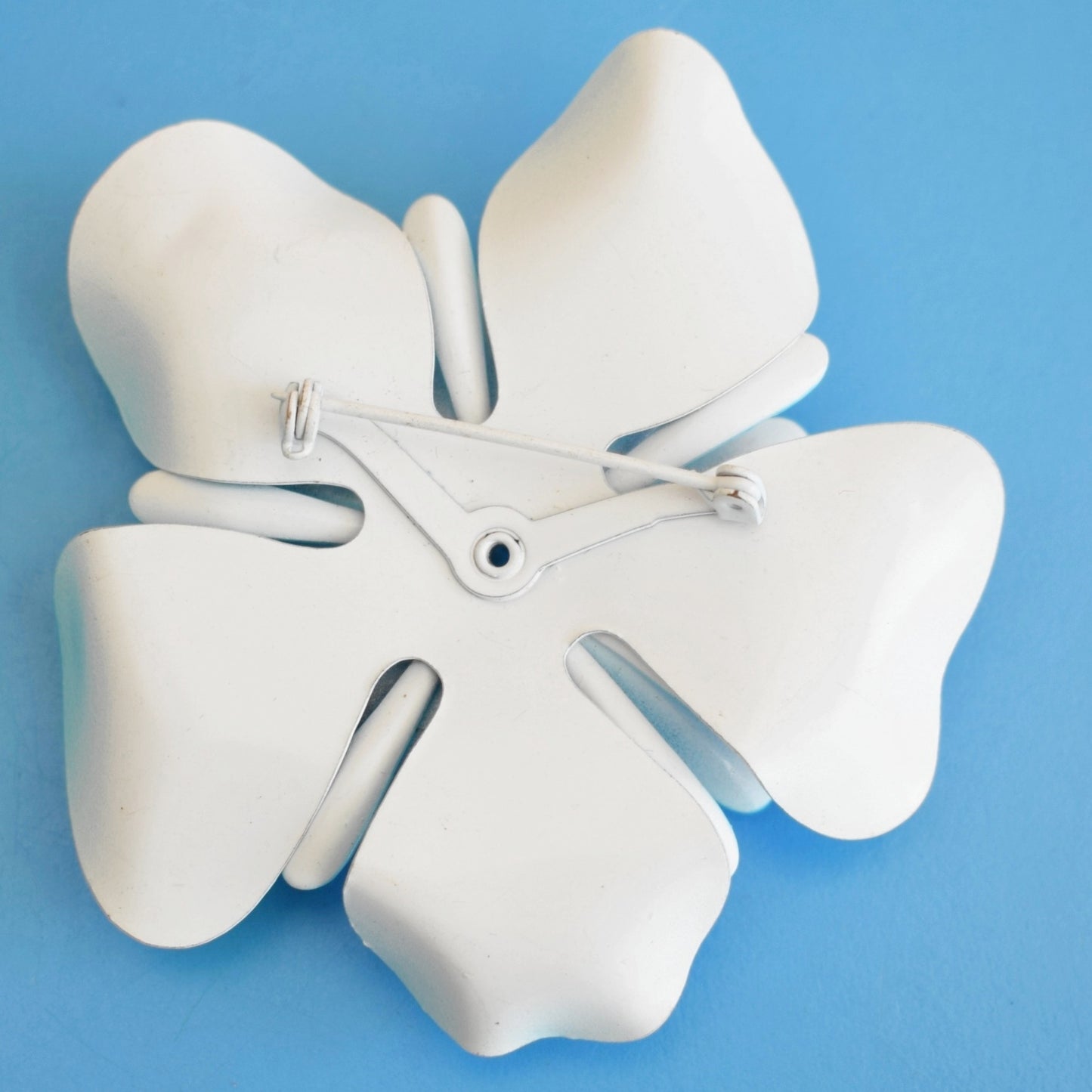 Vintage 1970s Enamel Brooch Pin - Flower Design - Blue