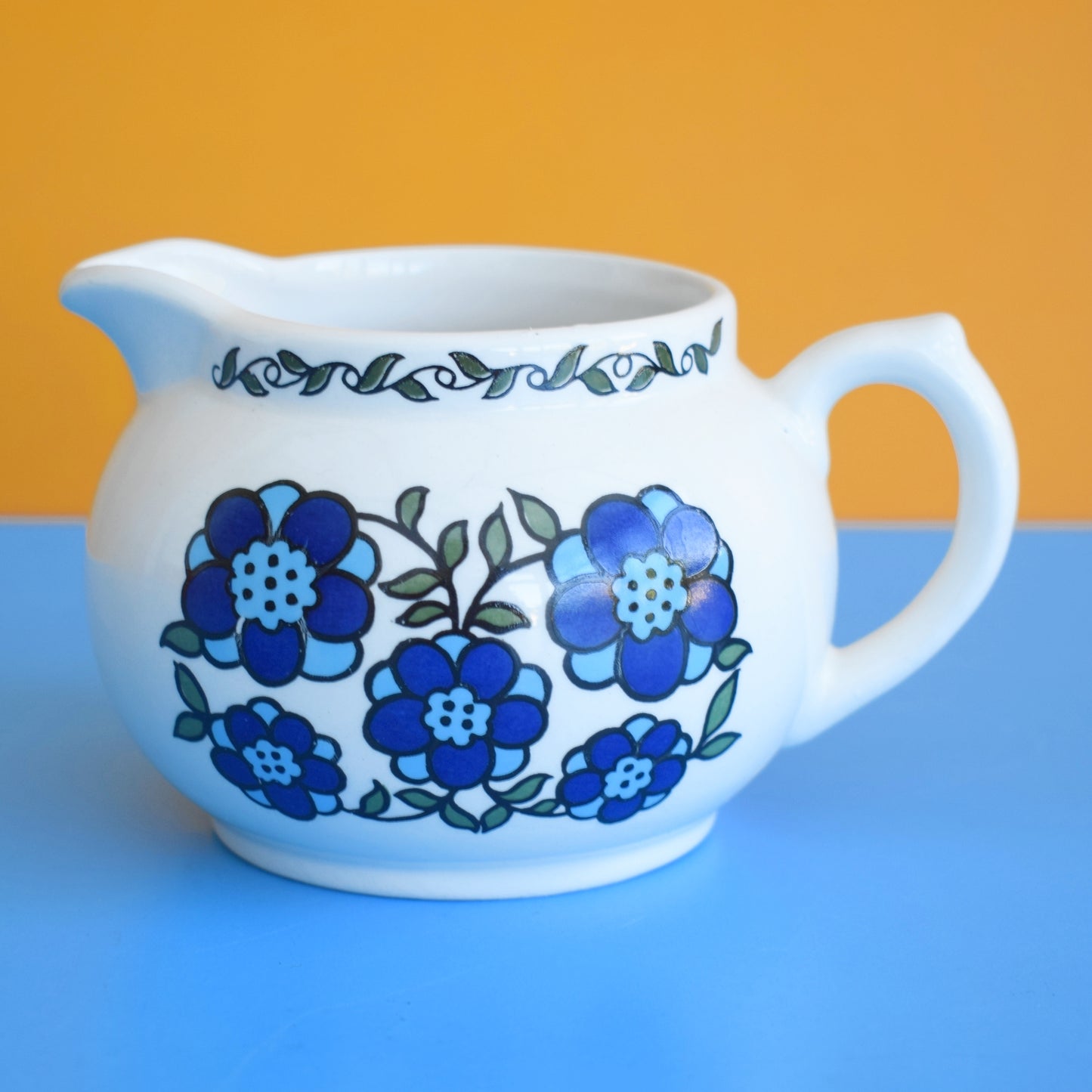 Vintage 1960s Taunton Vale Lemon Juicer/ Jug - Flower Power - Blue