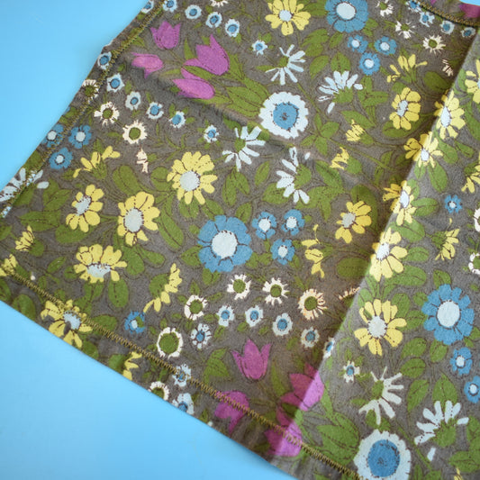Vintage 1970s Pat Albeck - Daisy Chain Napkins/ Fabric