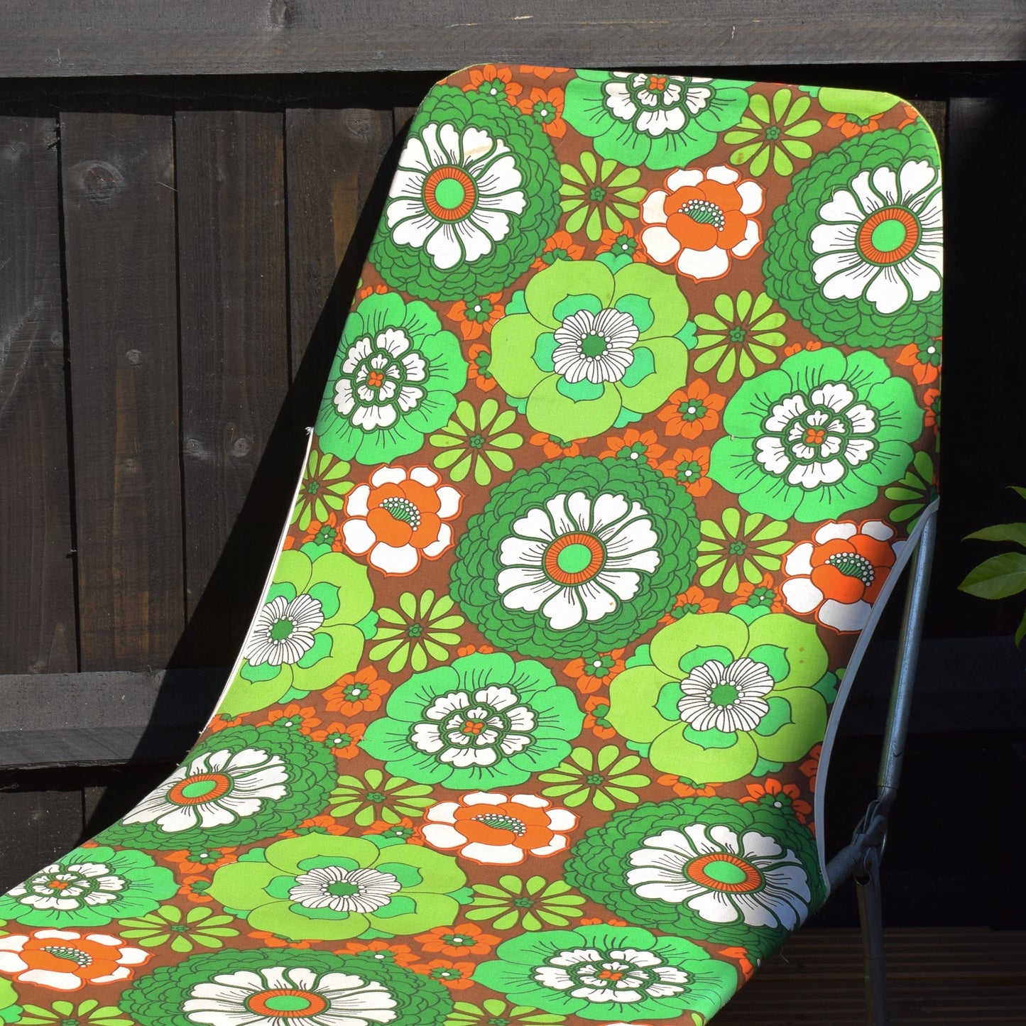 Vintage 1970s Garden Sun Lounger - Green / Orange Flower Power .