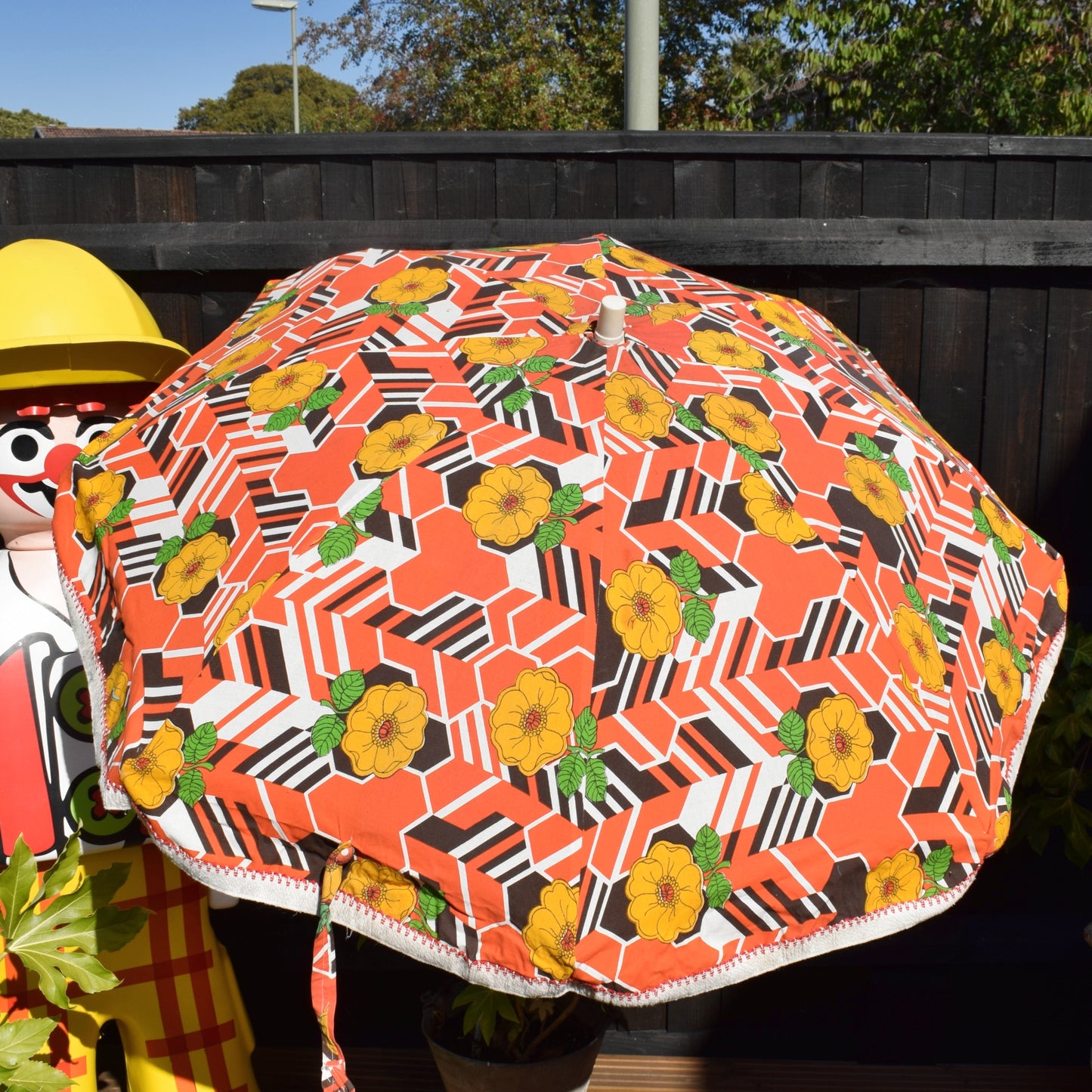Vintage 1960s Garden Parasol - Flower Power / Geo- Yellow & Brown & Orange