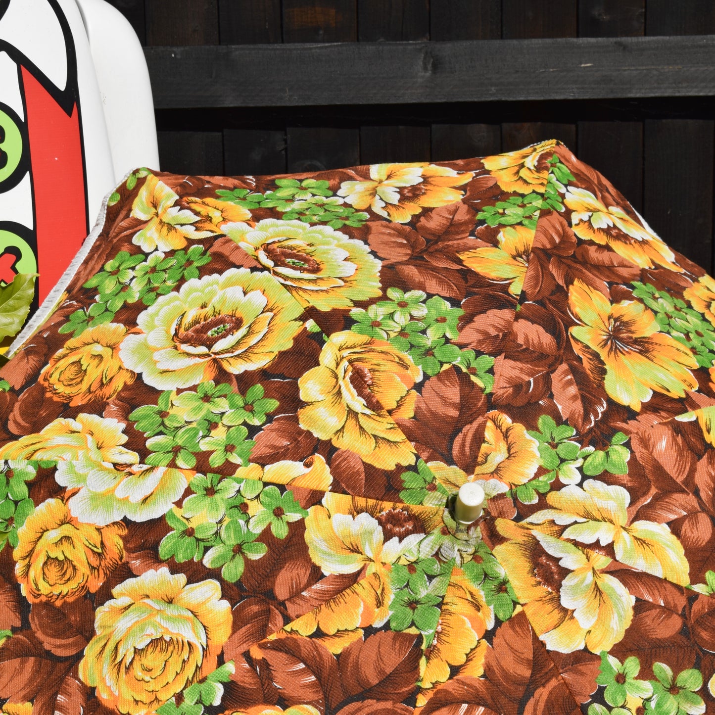 Vintage 1960s Garden Parasol - Flower Power - Yellow & Brown