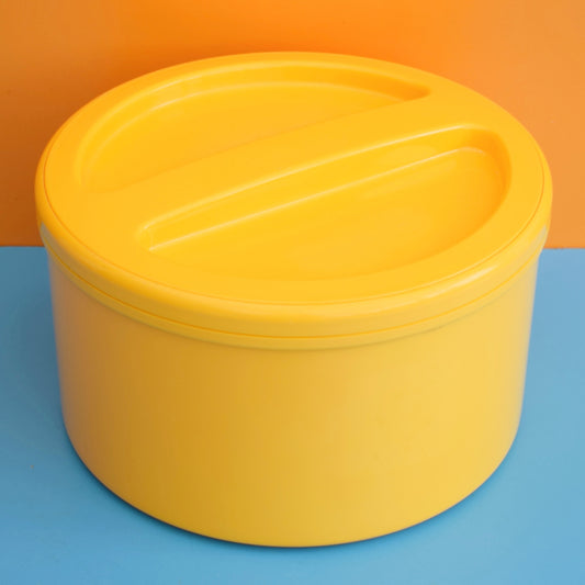 Vintage 1980s Crayonne Plastic Large Cake Container- Unusual