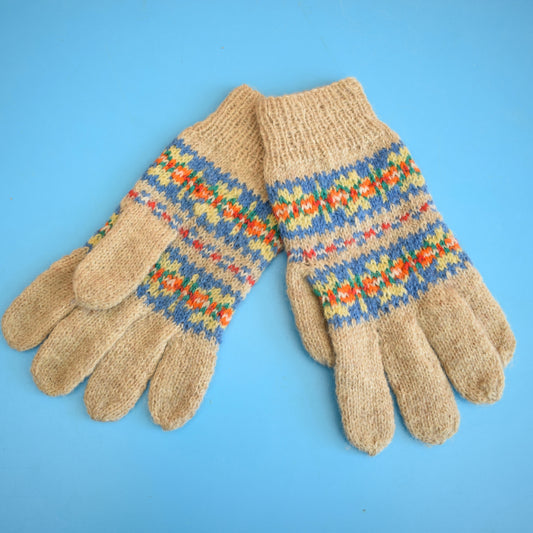 Vintage 1960s Knitted Gloves