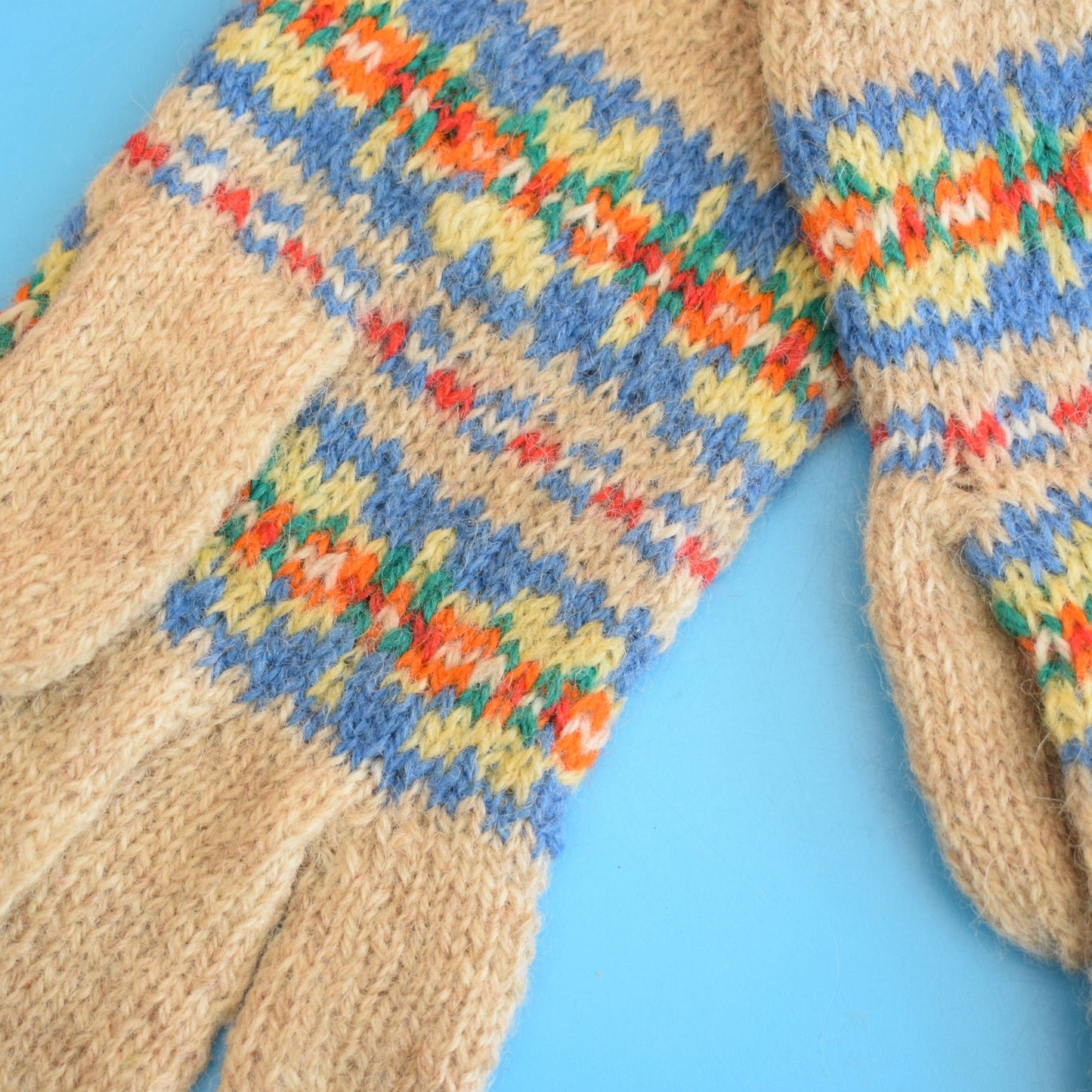 Vintage 1960s Knitted Gloves