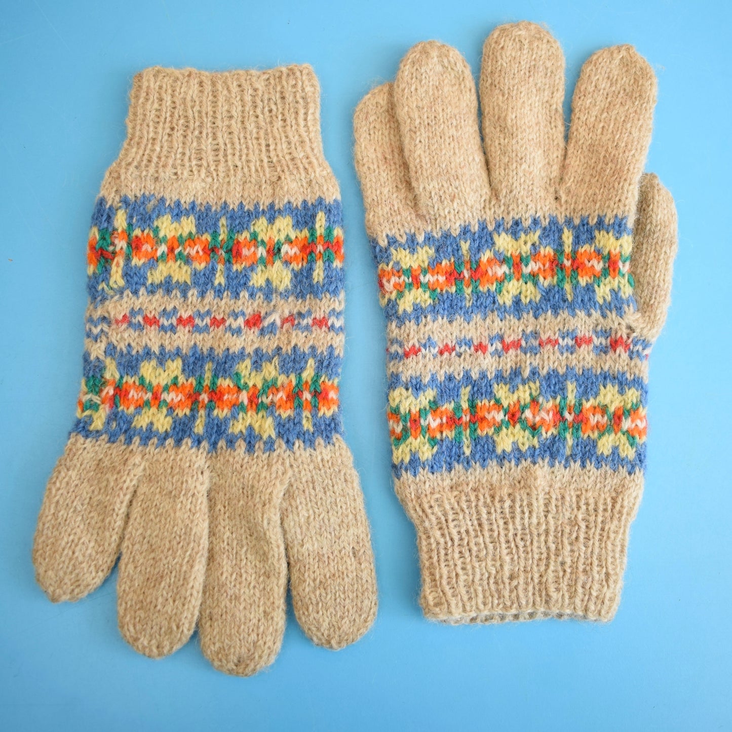 Vintage 1960s Knitted Gloves