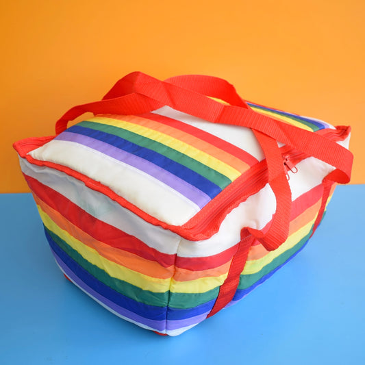 Vintage 1980s Rainbow Cool Picnic Bag .