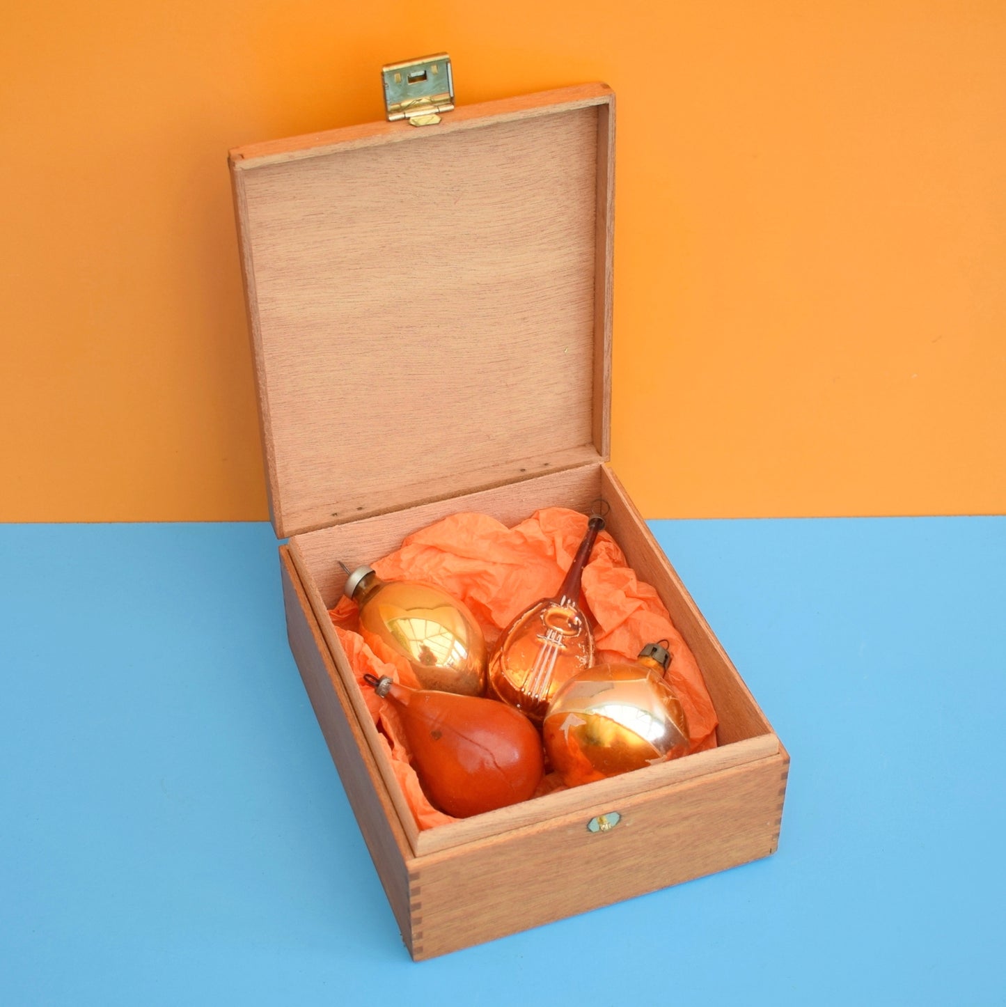 Vintage 1970s Glass Christmas Baubles - Orange / Gold - Wooden Box