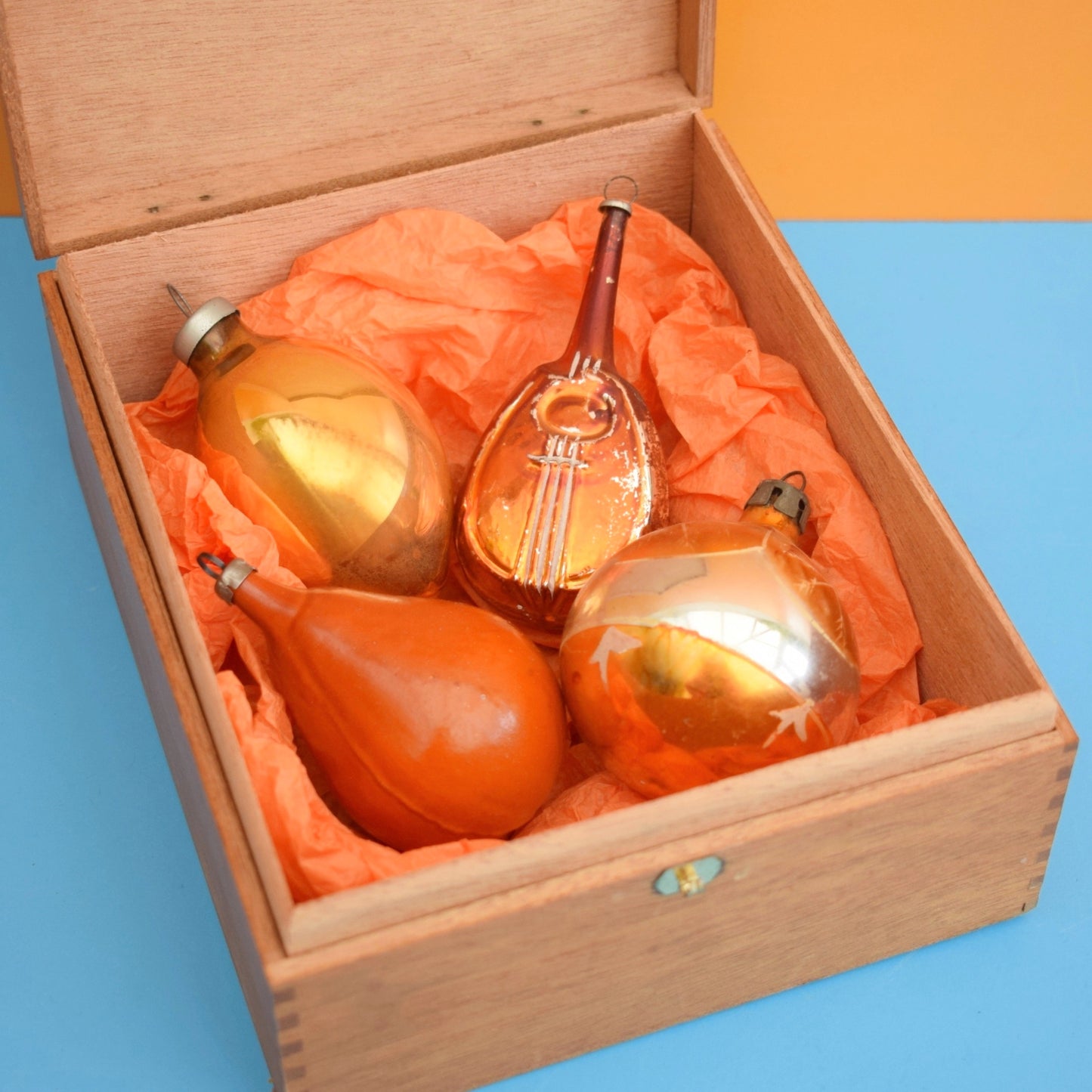 Vintage 1970s Glass Christmas Baubles - Orange / Gold - Wooden Box