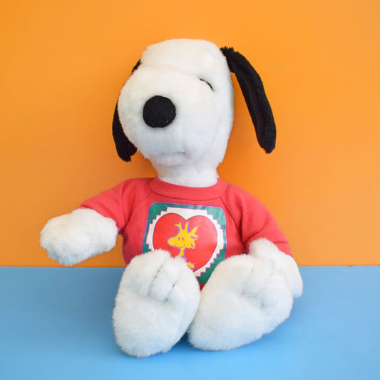 Vintage 1980s Musical Snoopy Valentines Plush Toy
