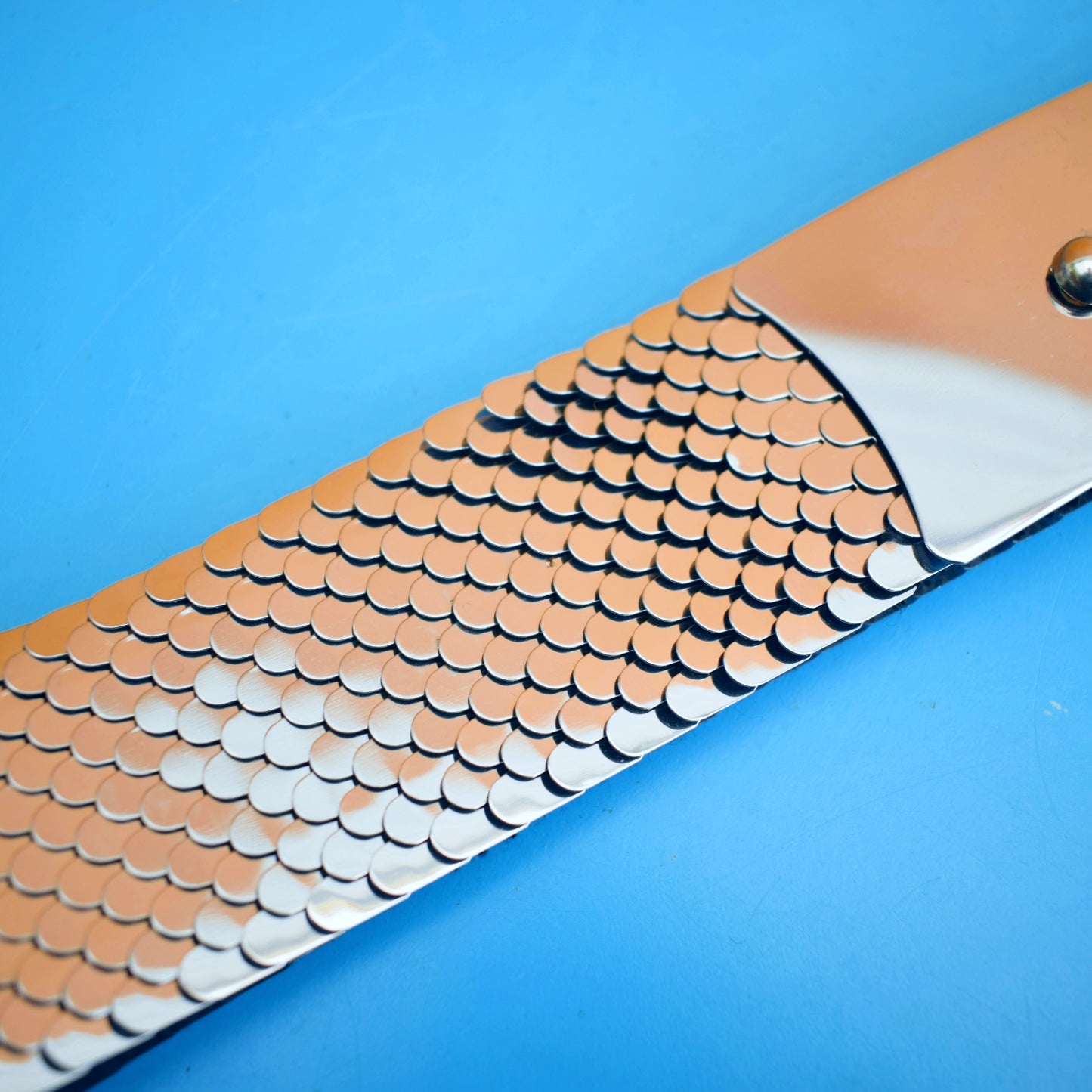 Vintage 1970s Stretchy Metal Scale / Chrome Buckle Belt - Silver. St Micheal