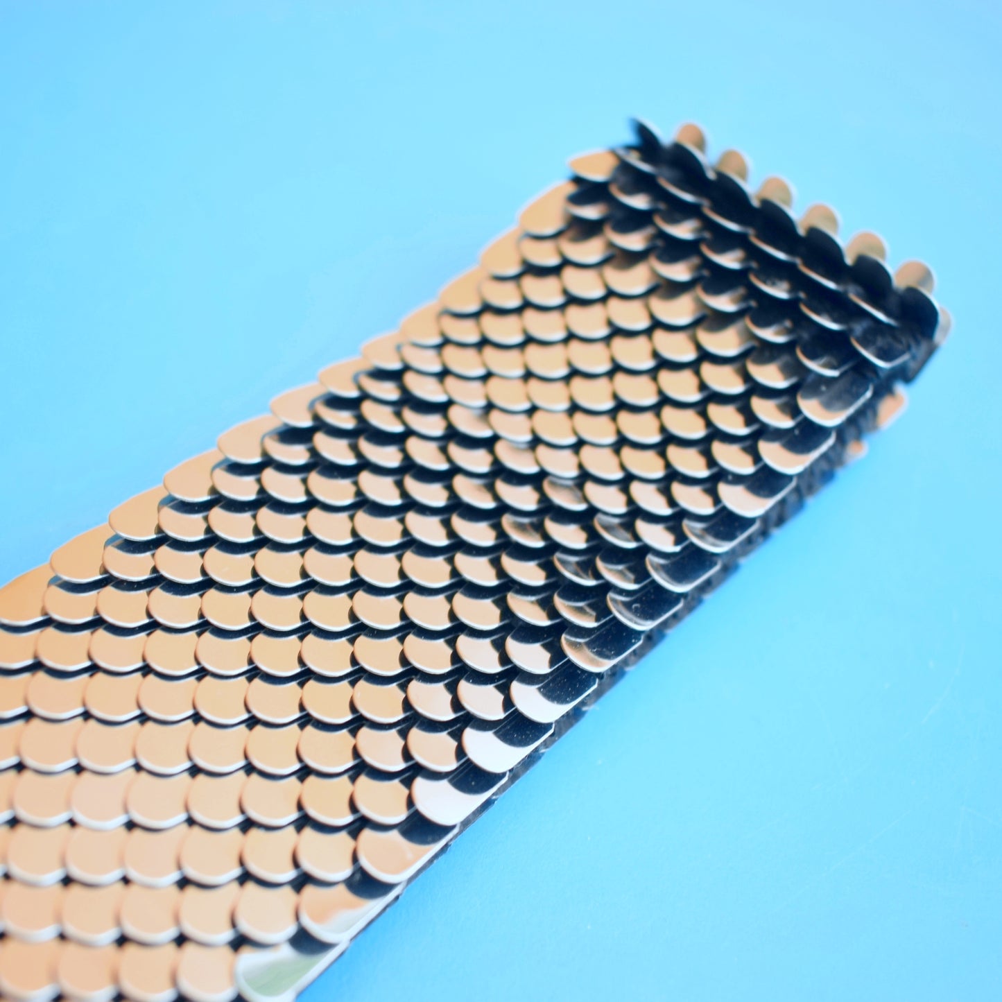 Vintage 1970s Stretchy Metal Scale / Chrome Buckle Belt - Silver. St Micheal