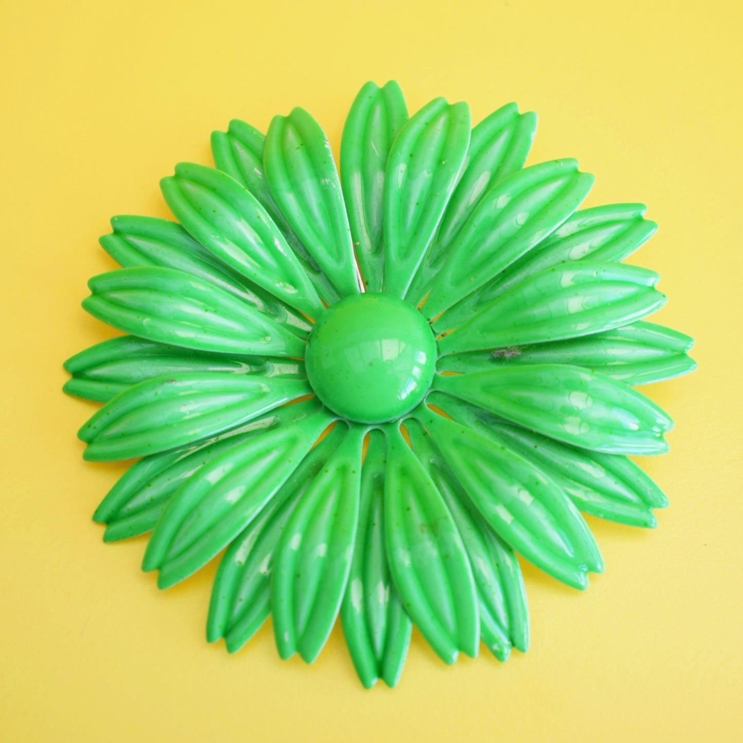 Vintage 1970s Enamel Brooch Pin - Flower Design, Bright Green