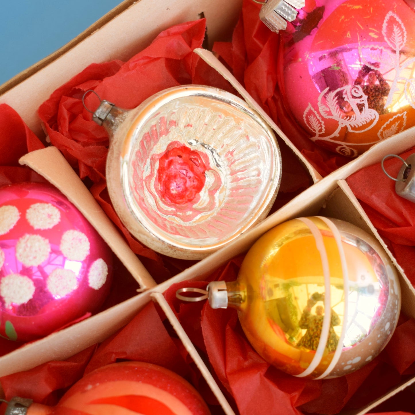 Vintage 1950s Glass Christmas Bauble Set - Boxed Medium- Pink/ Gold