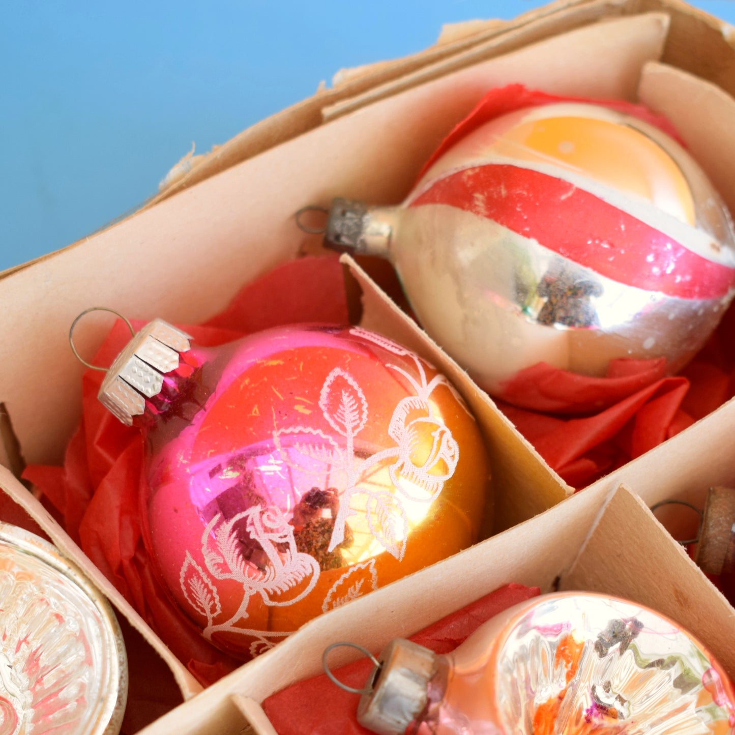 Vintage 1950s Glass Christmas Bauble Set - Boxed Medium- Pink/ Gold