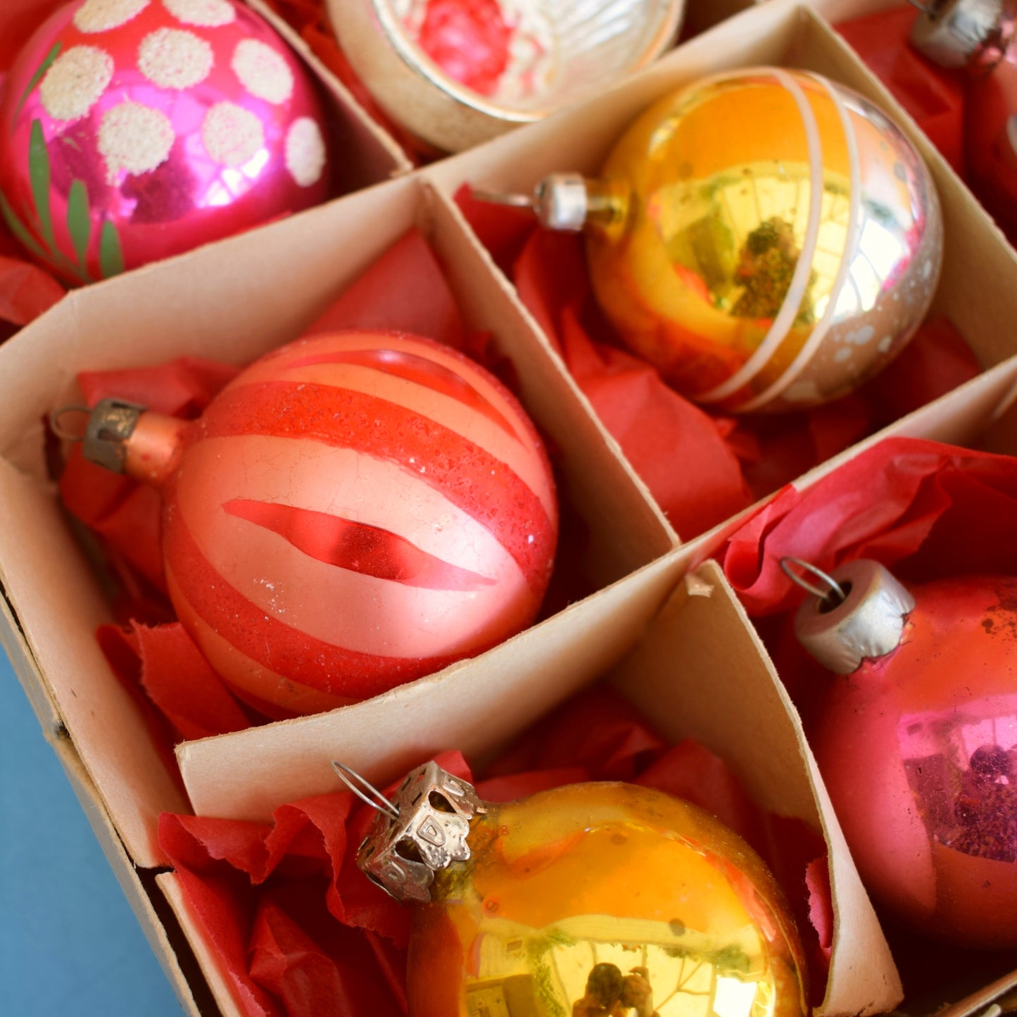Vintage 1950s Glass Christmas Bauble Set - Boxed Medium- Pink/ Gold