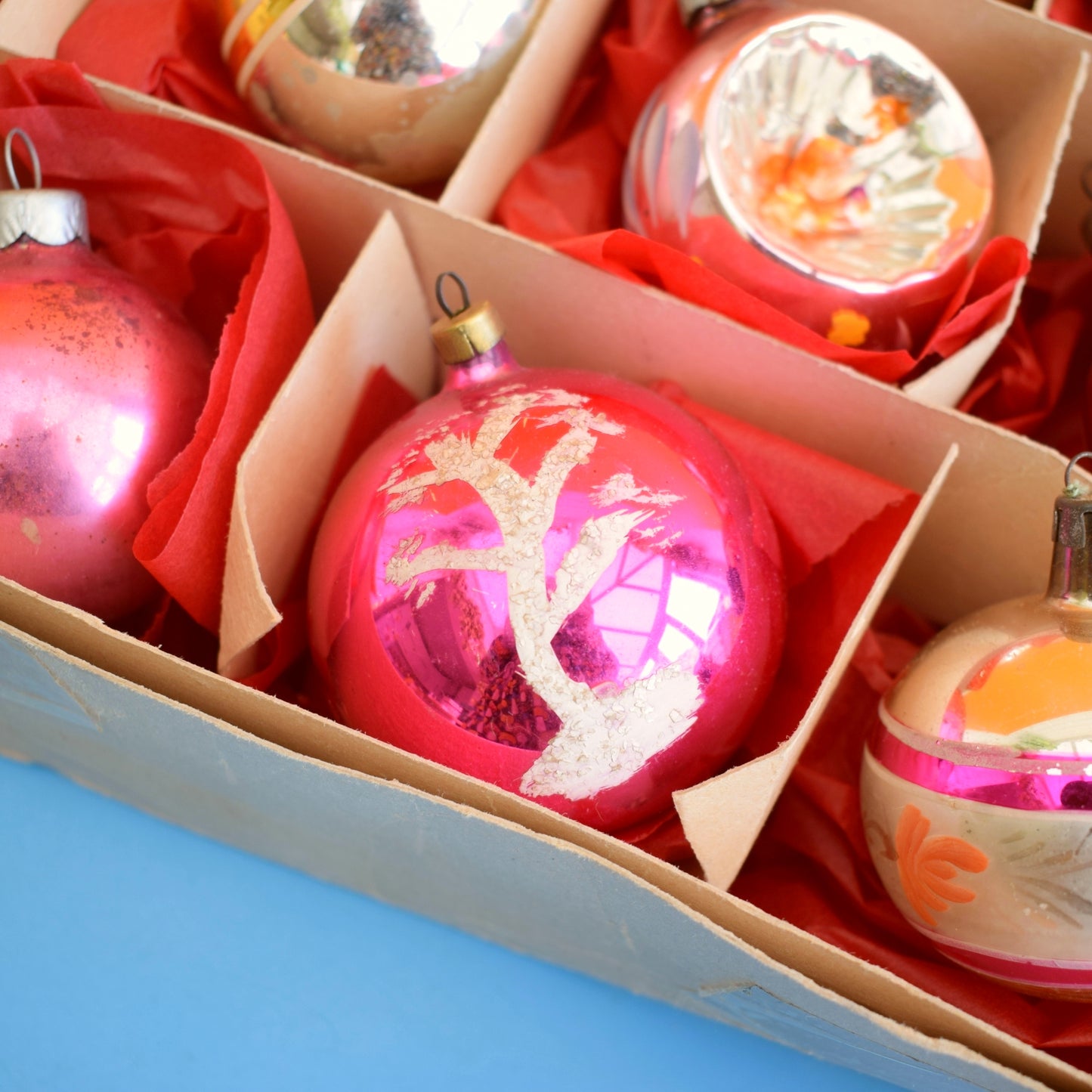 Vintage 1950s Glass Christmas Bauble Set - Boxed Medium- Pink/ Gold