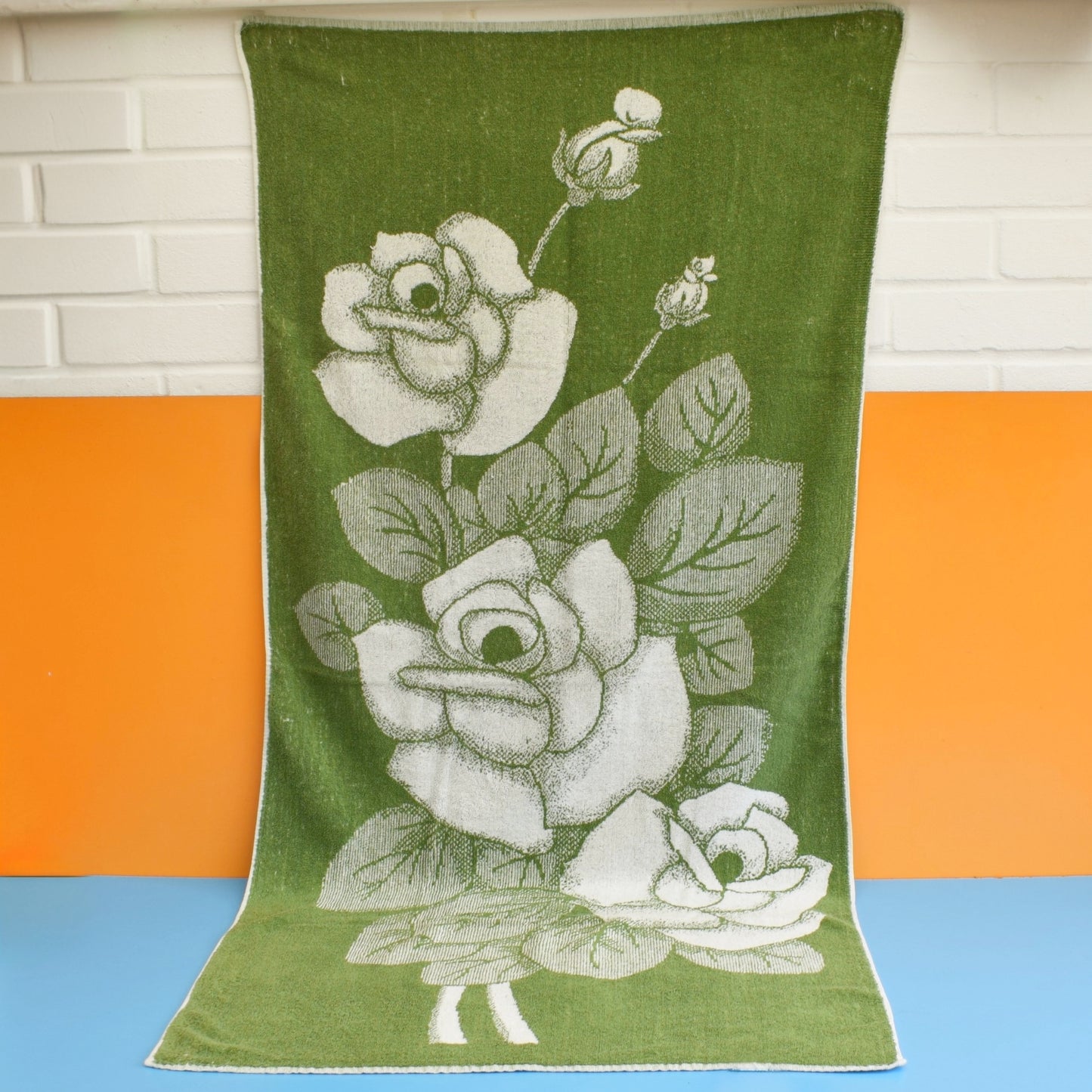 Vintage 1970s Bath Towels - Brown or Green Rose Design