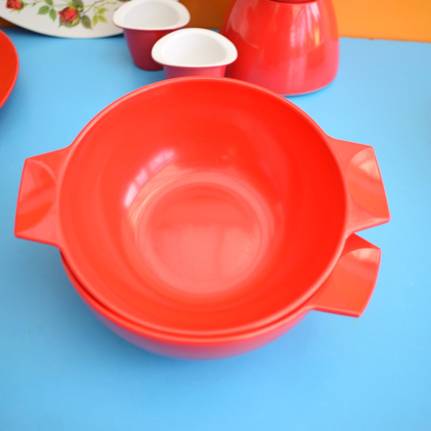 Vintage 1960s Melaware Plates- Red/ Rose