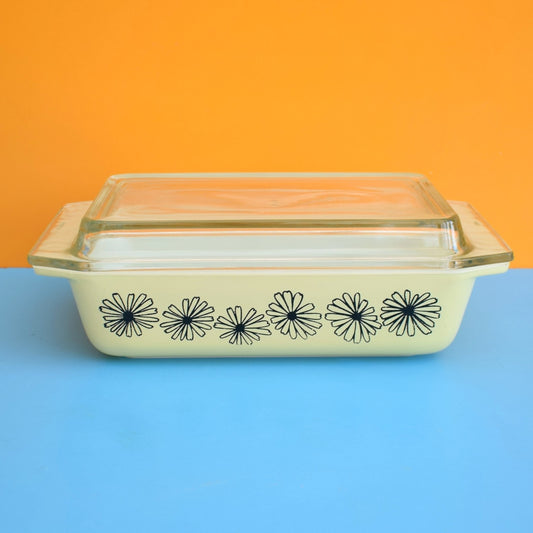 Vintage 1960s Pyrex Daisy Deep Space Saver Dish & Stand - Pink / Yellow