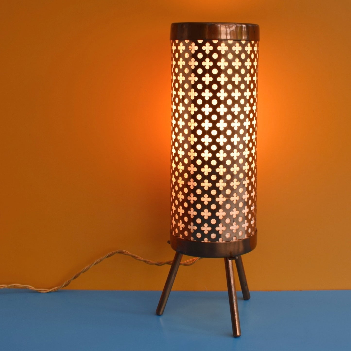 Vintage 1950s Atomic Copper Filigree Table Lamp .