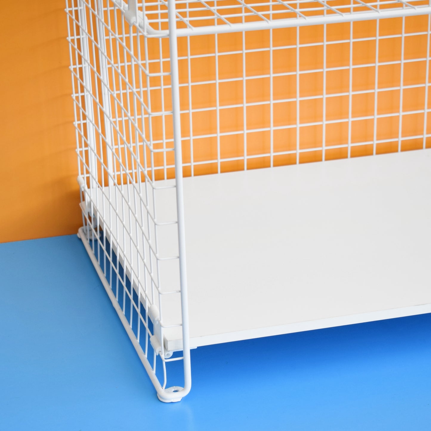 Vintage 1980s Wire Frame Shelving Unit / Plant / Display - White - Flat Packed