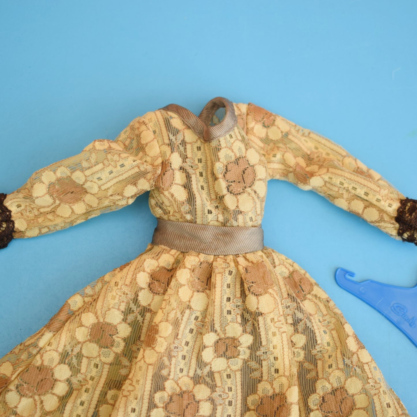 Vintage 1970s Sindy Doll Premiere Girl Set