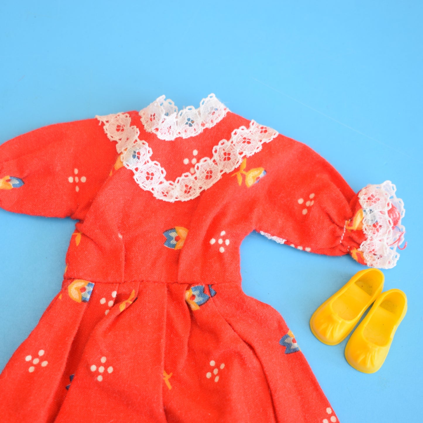 Vintage 1970s Sindy Style Dress/ Shoes