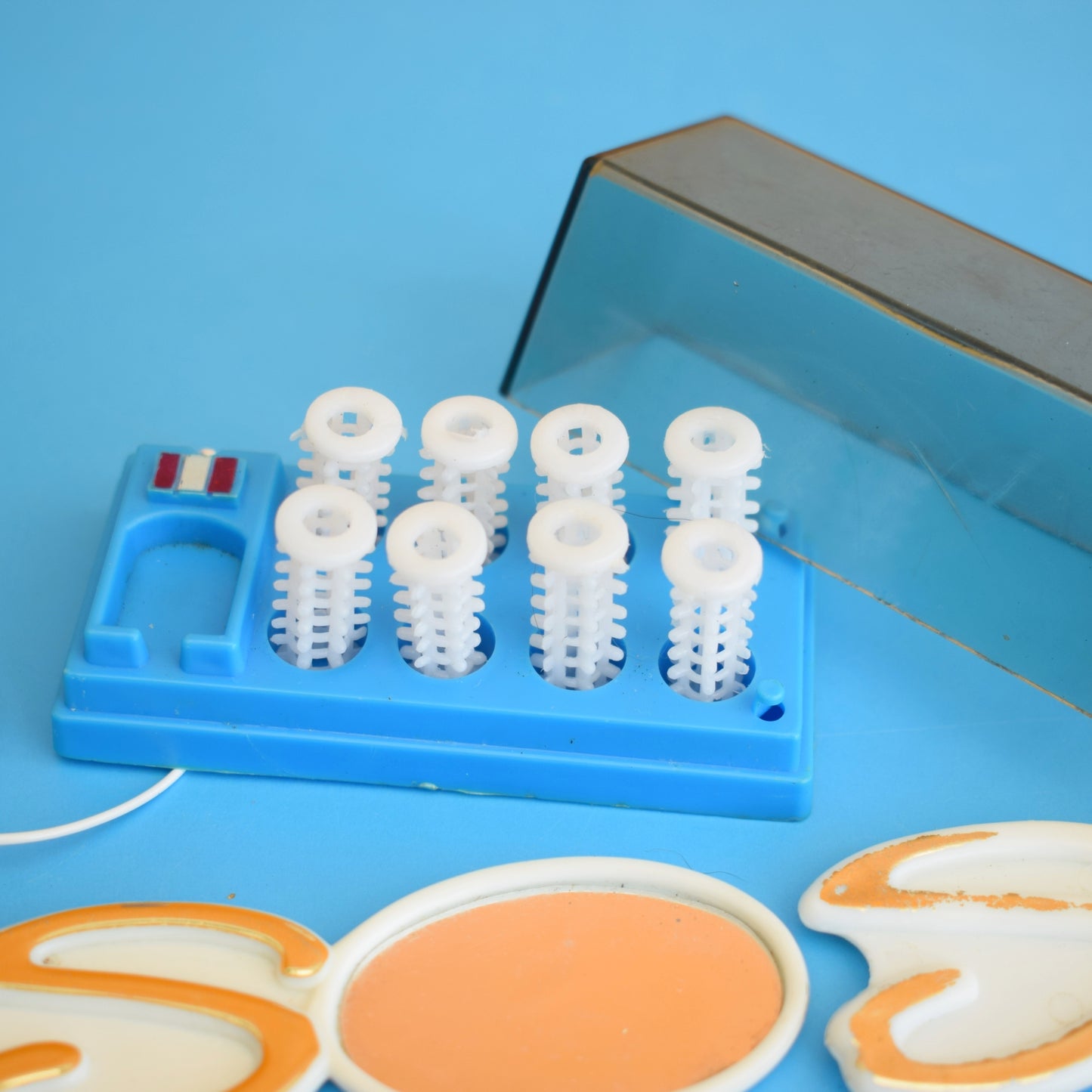 Vintage 1970s Sindy Electric Rollers & Brush Set