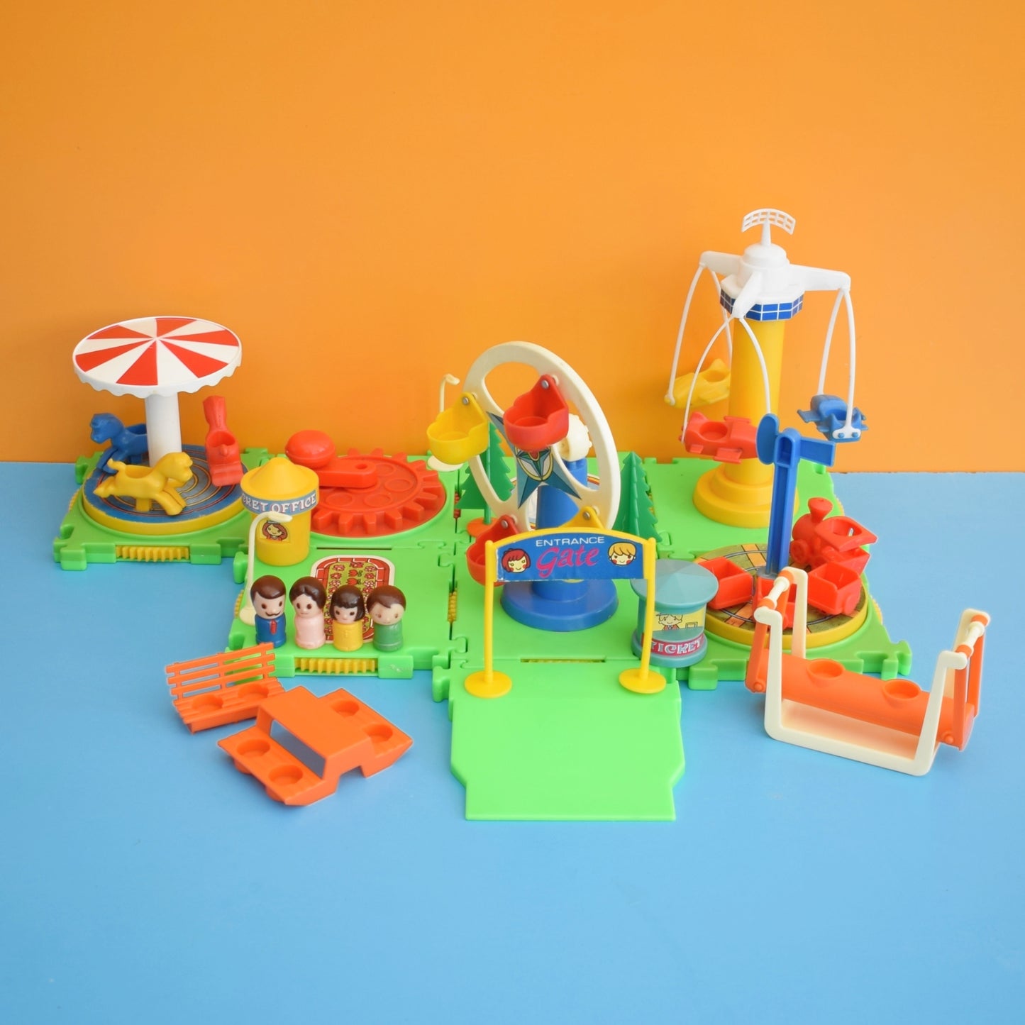 Vintage 1970s Merry-Go-Round - Fairground Set - Bandi