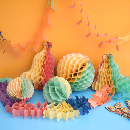 Vintage 1950s Honeycomb Paper Decorations / Garlands - x10