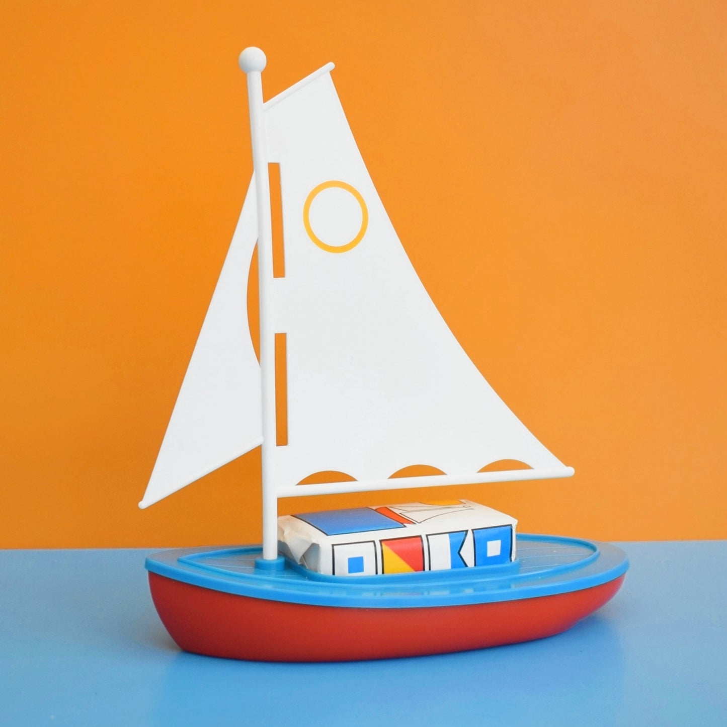 Vintage 1980s Avon Sail / Rota Boat Floating Soap Holder / Toy - Boxed