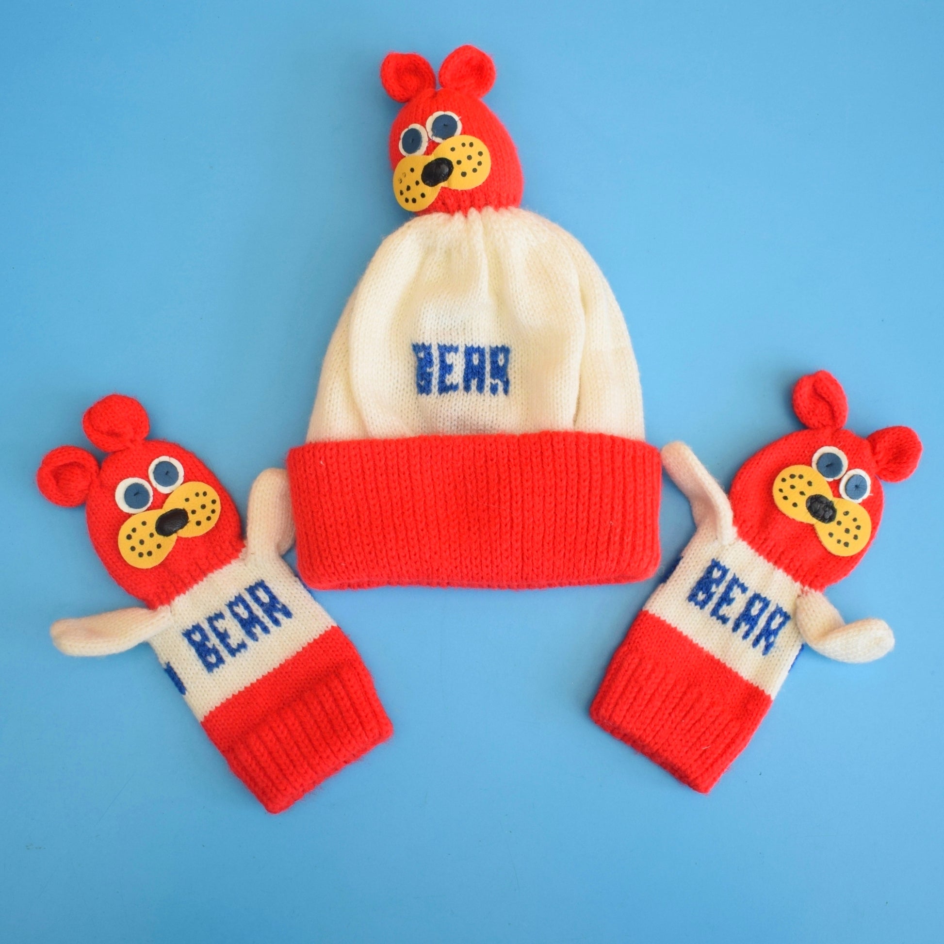 Vintage 1970s Knitted Mittens/ Hat - Kids - Bear by Vintage