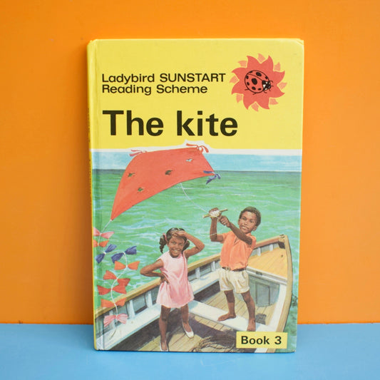 Vintage Ladybird Books - Sunstart Reading Scheme- The Kite