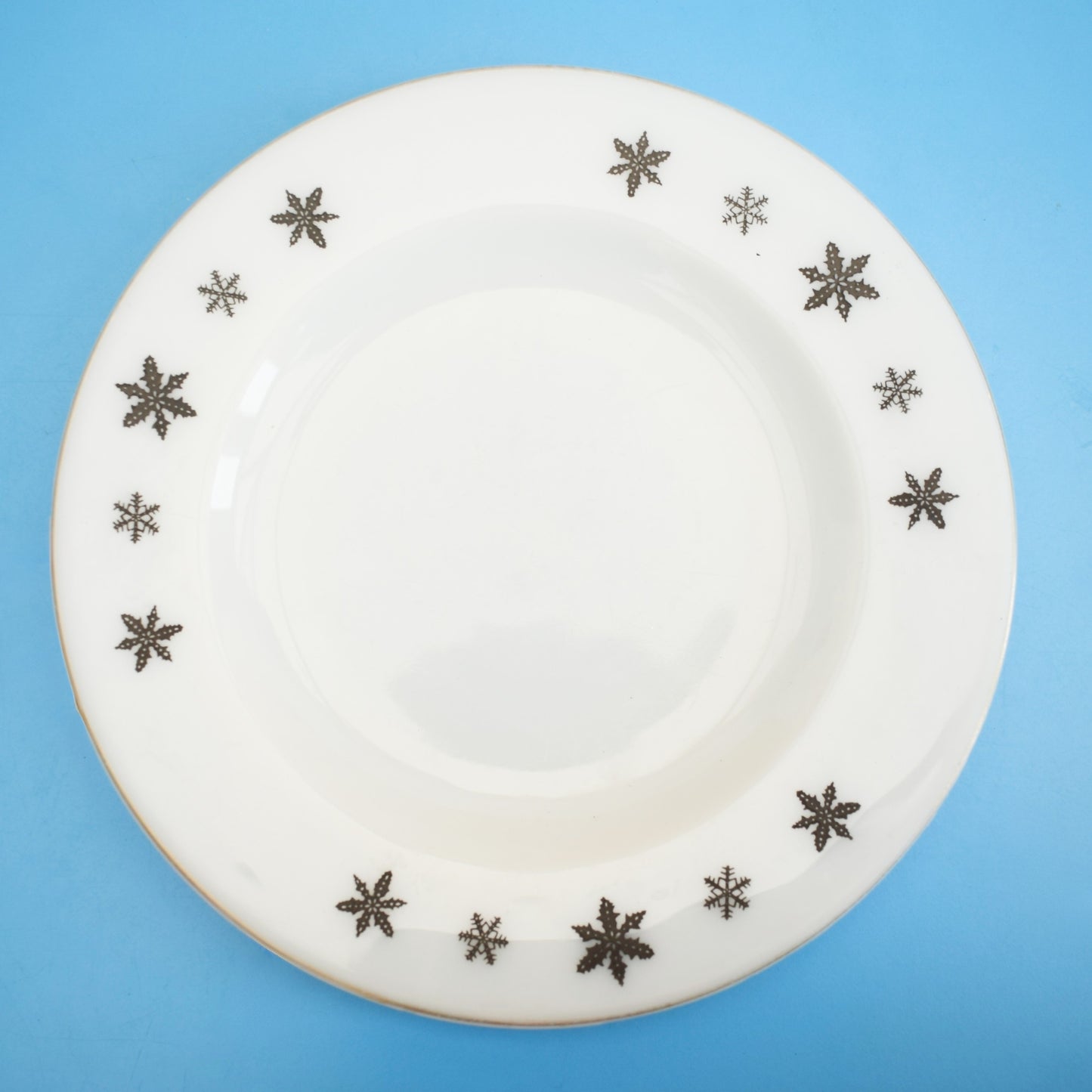 Vintage 1960s Pyrex Glass - Plates - Snowflake - Monochrome