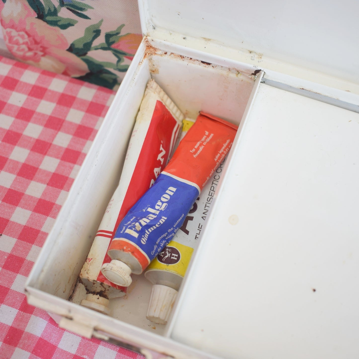 Vintage 1960s First Aid Case / Tin - Metal