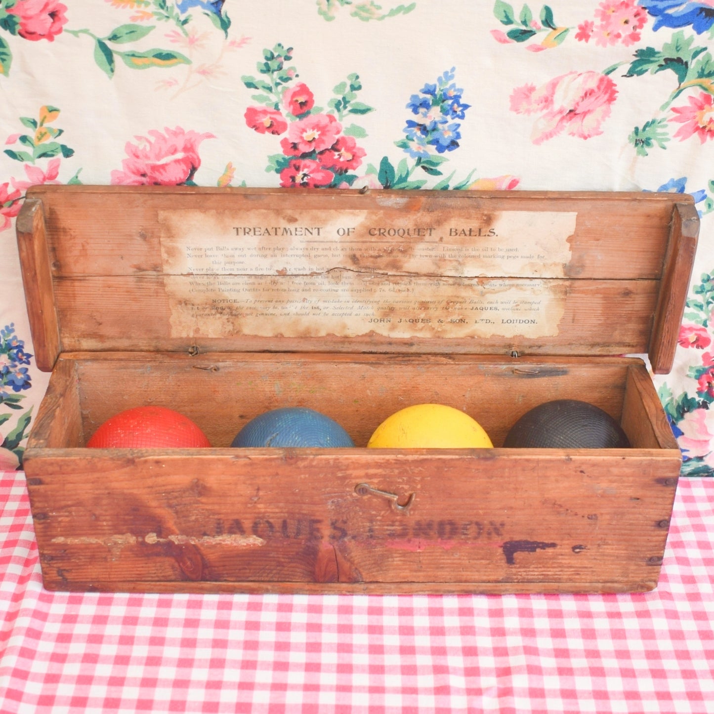 Vintage 1900s Croquet Balls x4 - Original Wooden Case - Jacques by Pineapple Retro
