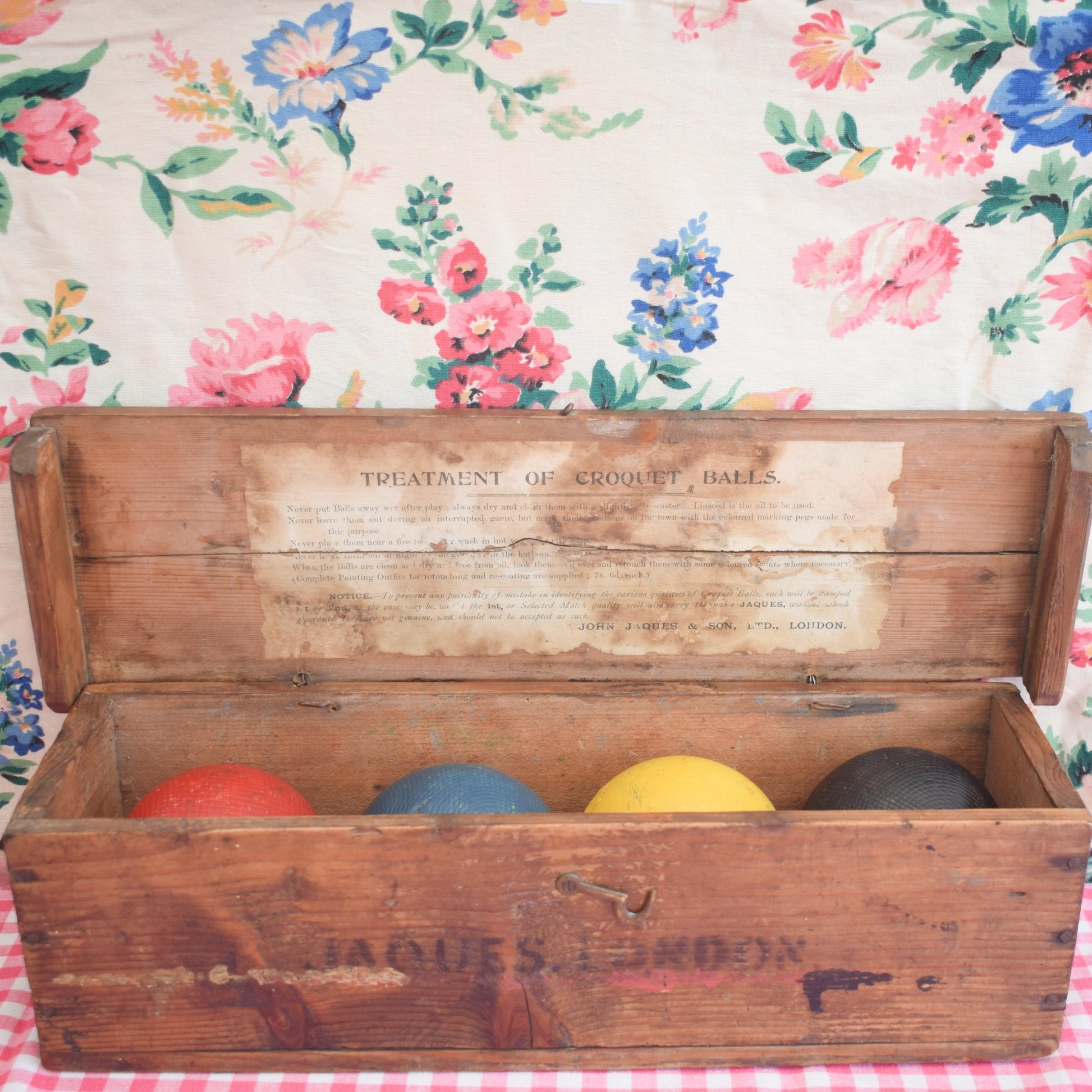 Vintage 1900s Croquet Balls x4 - Original Wooden Case - Jacques by Pineapple Retro