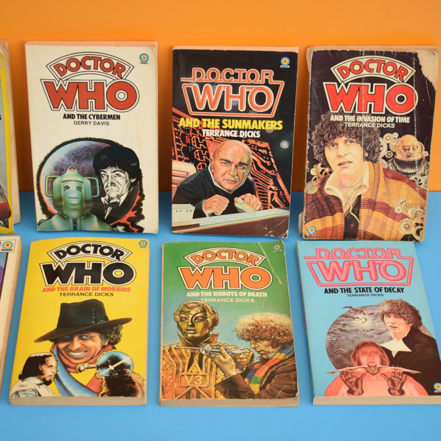 Vintage 1970s/ 80s Doctor Who Books .
